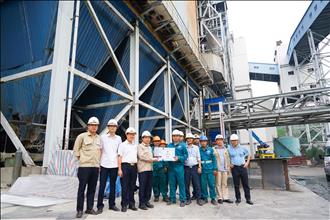 Lãnh đạo Công ty CP Nhiệt điện Quảng Ninh: Kiểm tra và tặng quà động viên lực lượng thực hiện công tác sửa chữa lớn năm 2022