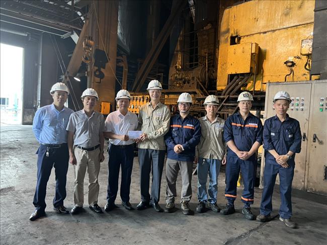 Công đoàn Công ty cổ phần Nhiệt điện Quảng Ninh: Thăm và động viên các đơn vị nhân dịp Tháng Công nhân và Tháng hành động về ATVSLĐ